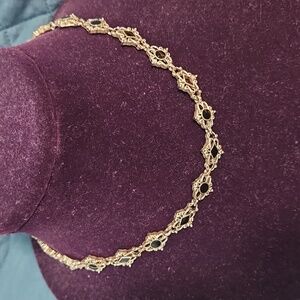 16" Silvertone necklace w black accents